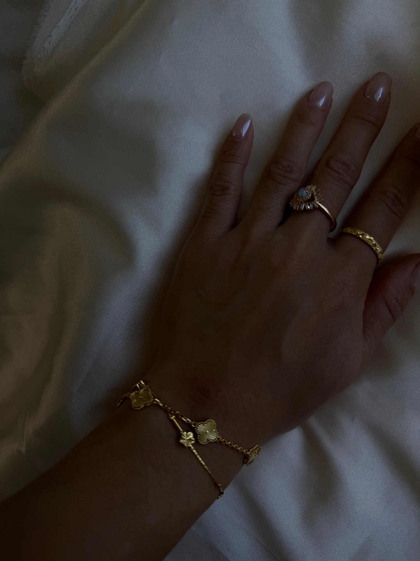 Aroun Ring