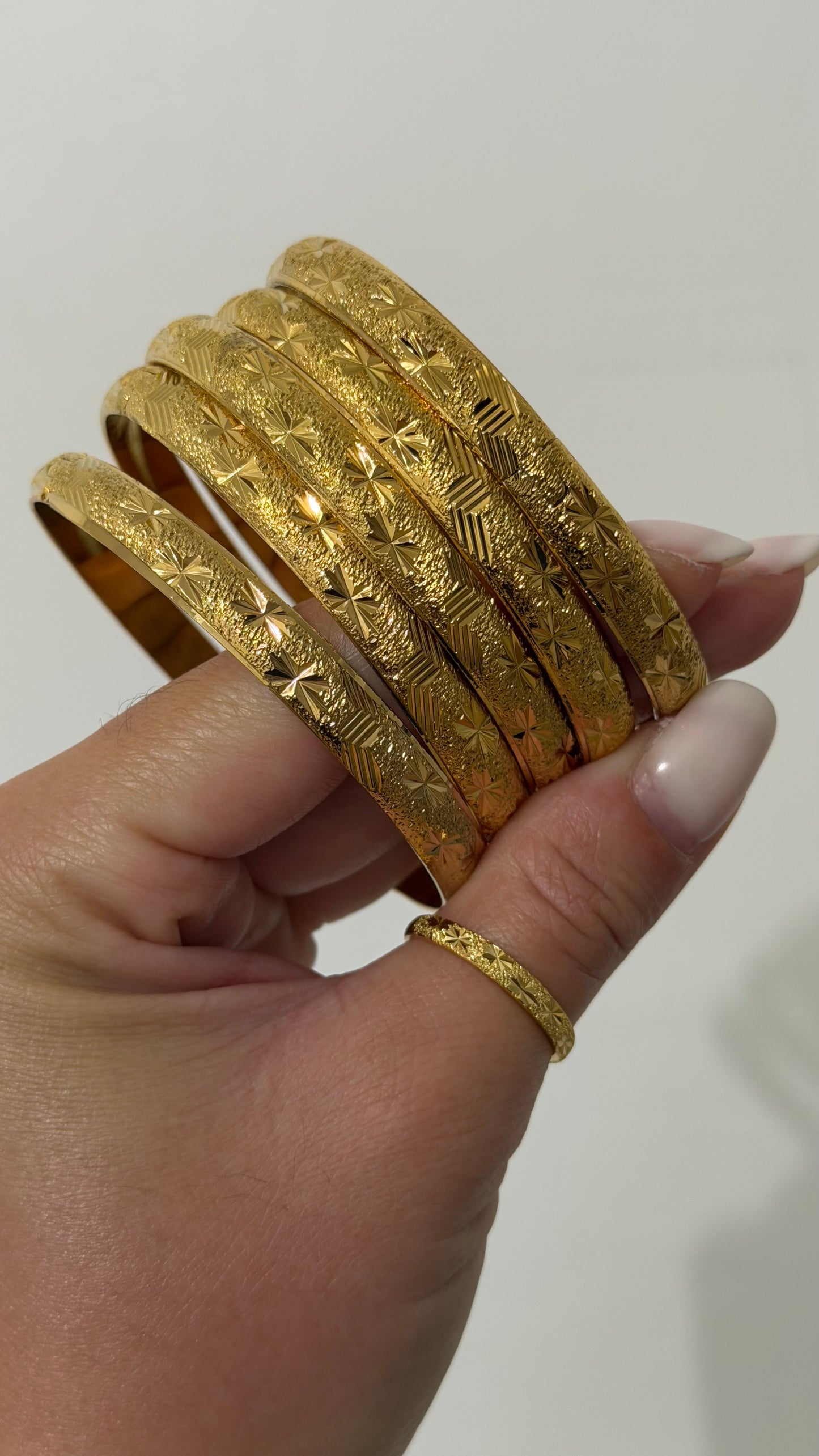 Malai Gold Bangle